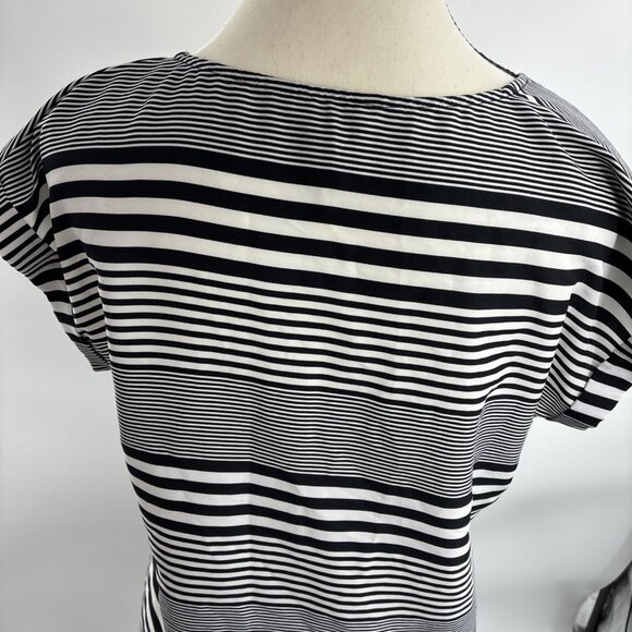 Express Top Womens M Black White Striped Short Sleeve Zip Front Blouse - Picture 5 of 7